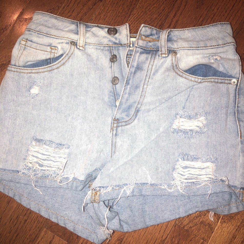 Brandy Melville high rise jean shorts s:25